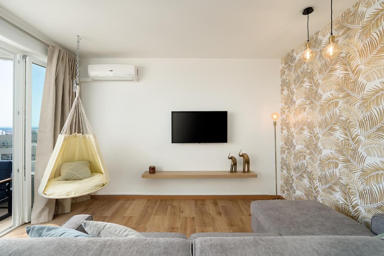 Charming Apartment W/ Pool & Balcony In Portimao By Lovelystay Exterior foto